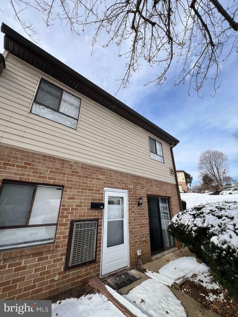 Property Photo:  280 Bridgewater Road B17  PA 19015 