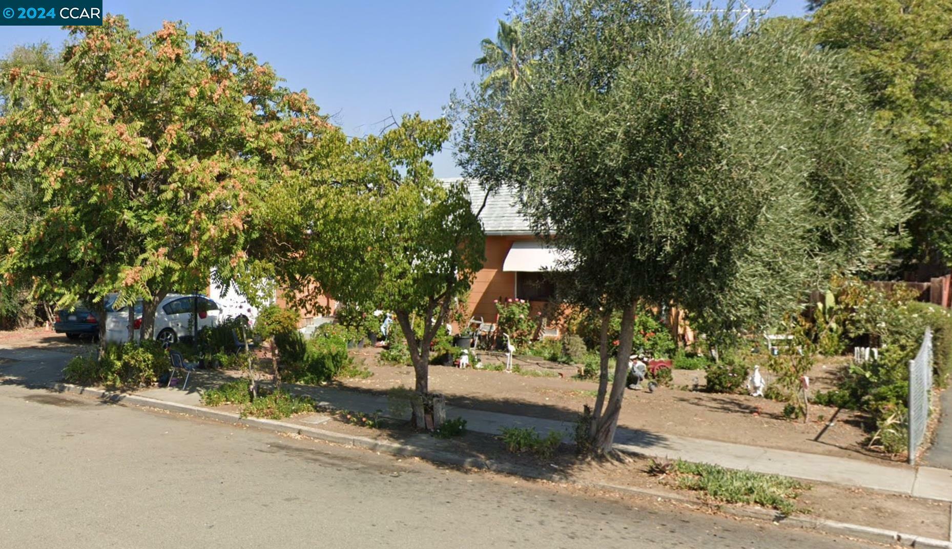 Property Photo: 548 N N St CA 94551