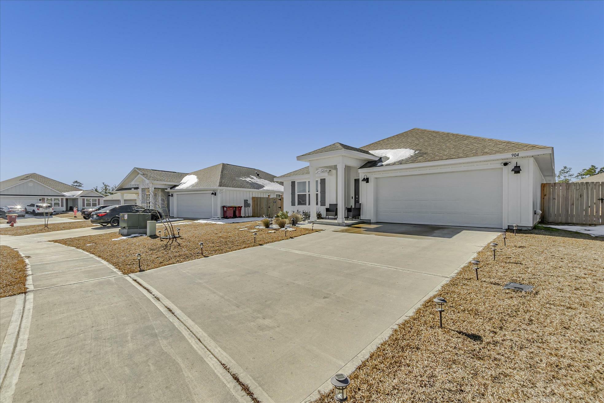 Property Photo: 904 Sandbar Loop FL 32539
