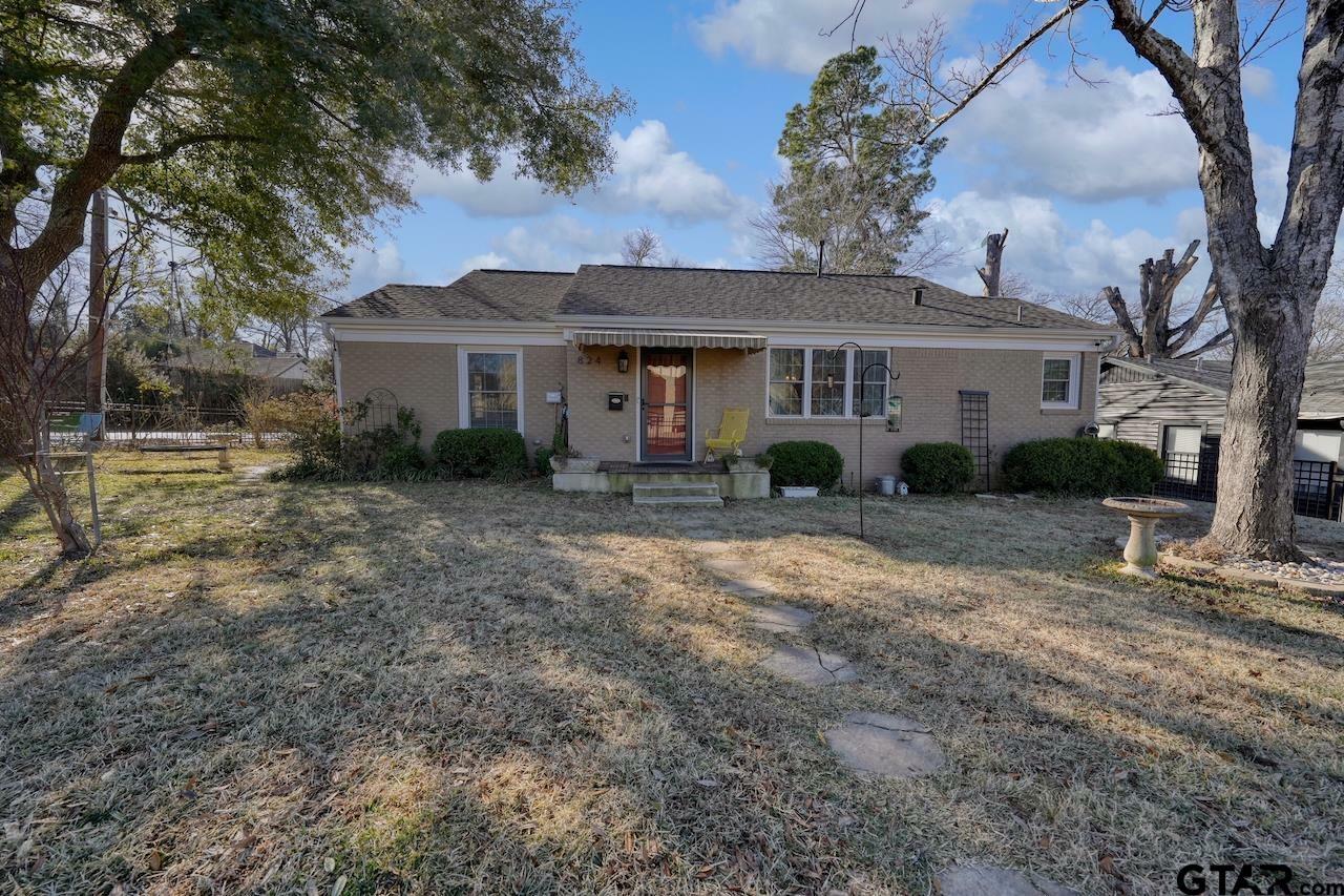 Property Photo:  824 W 9th Street  TX 75701 