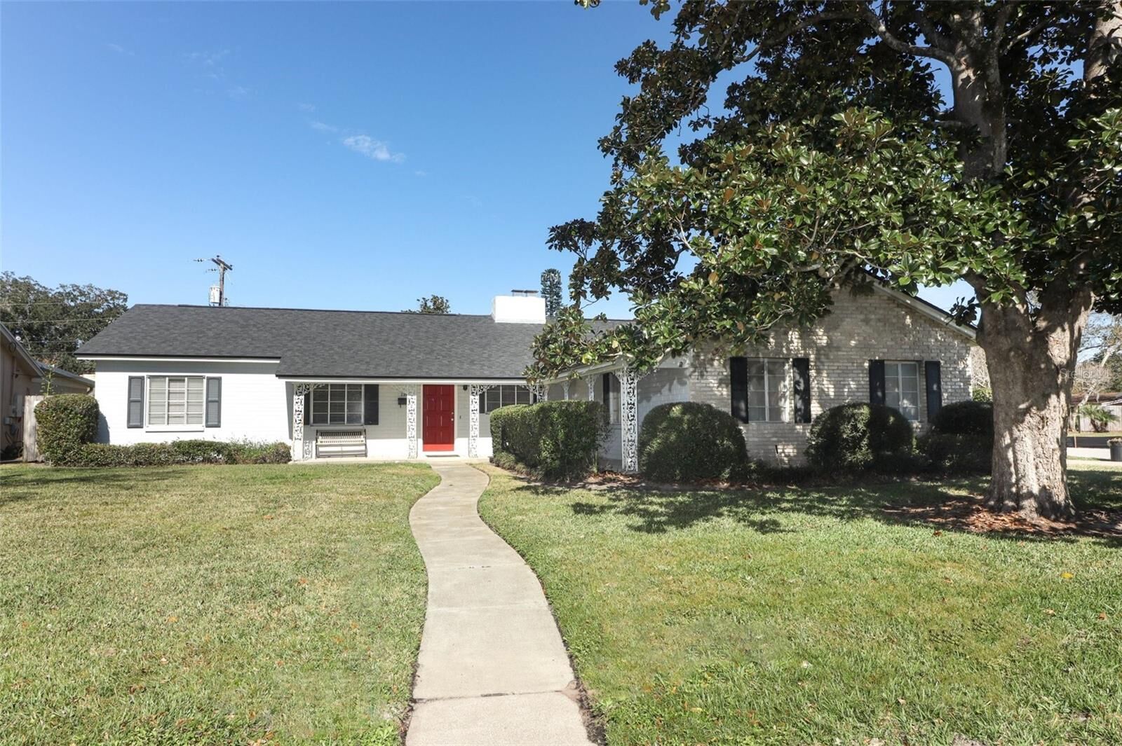 Property Photo: 2201 Sunderland Road FL 32751