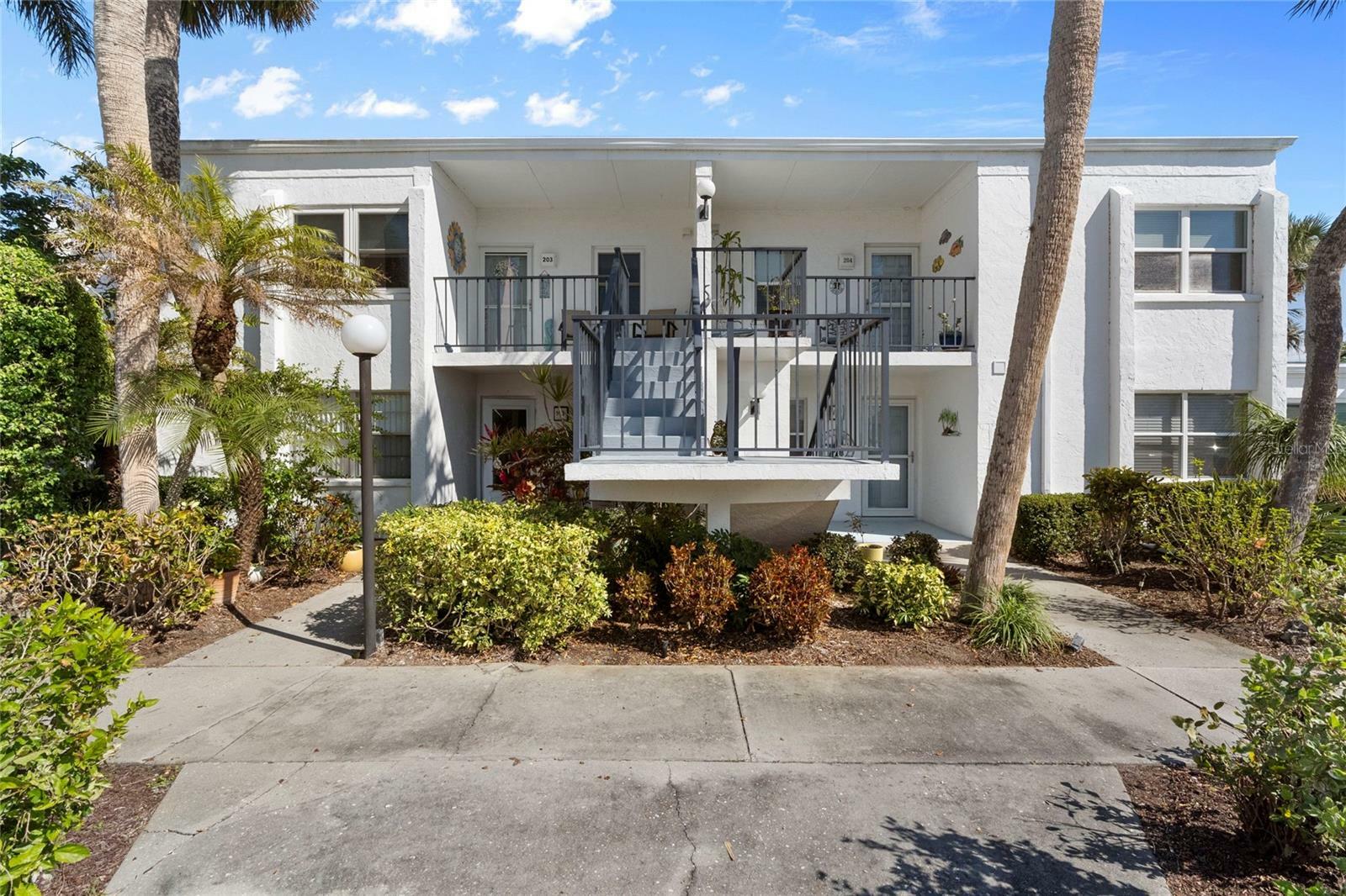 Property Photo: 755 Village Circle 203 FL 34292