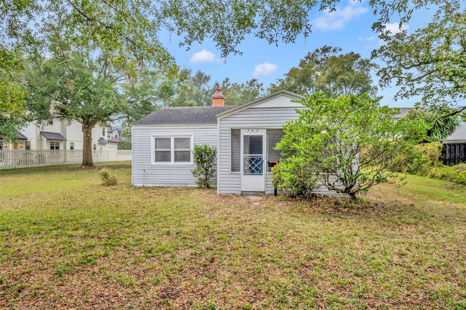 Property Photo:  747 McIntyre Avenue  FL 32789 