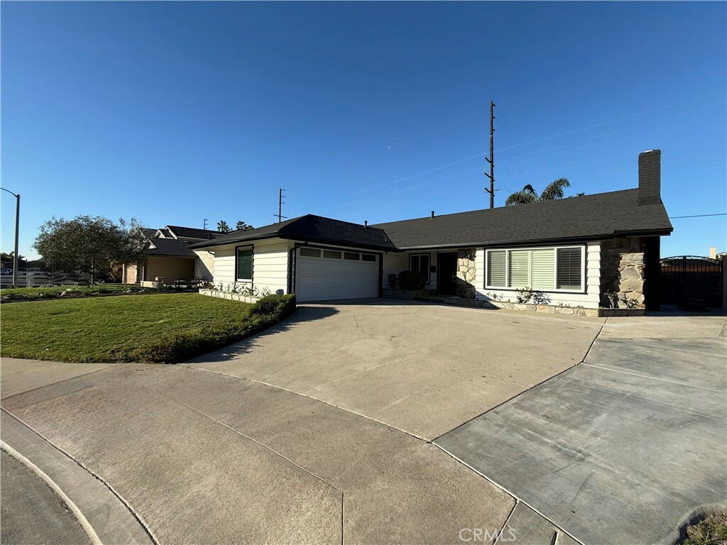 Property Photo:  20521 Suburbia Lane  CA 92646 