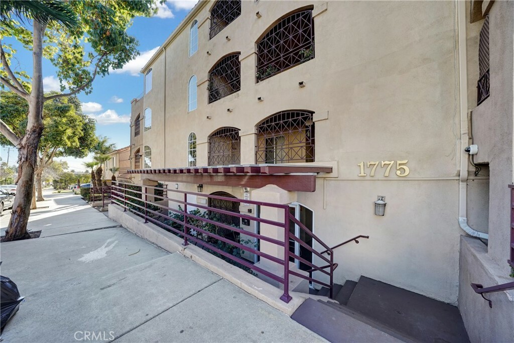 Property Photo:  1775 Ohio Avenue 318  CA 90804 