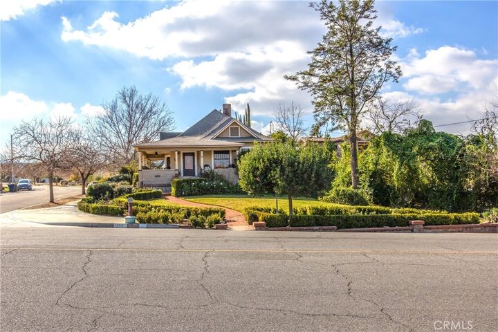 Property Photo: 160 Bellevue Avenue CA 92373