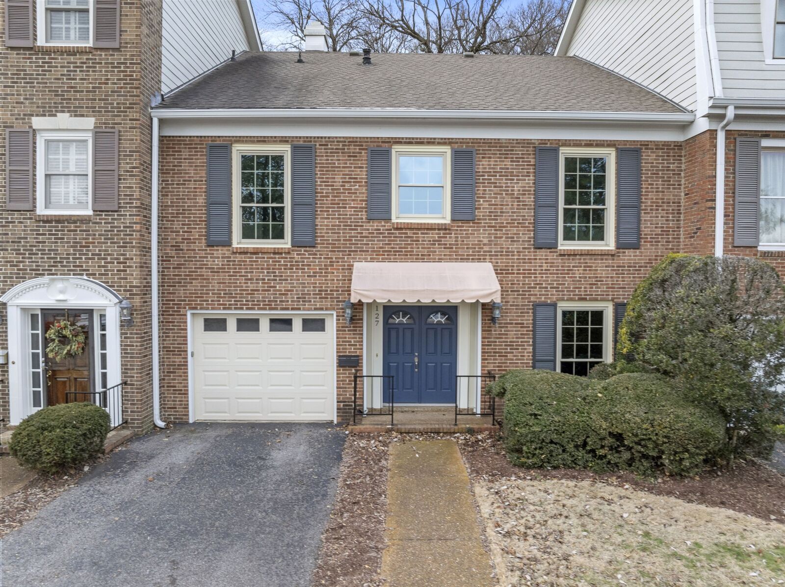 Property Photo:  127 Jefferson Sq  TN 37215 