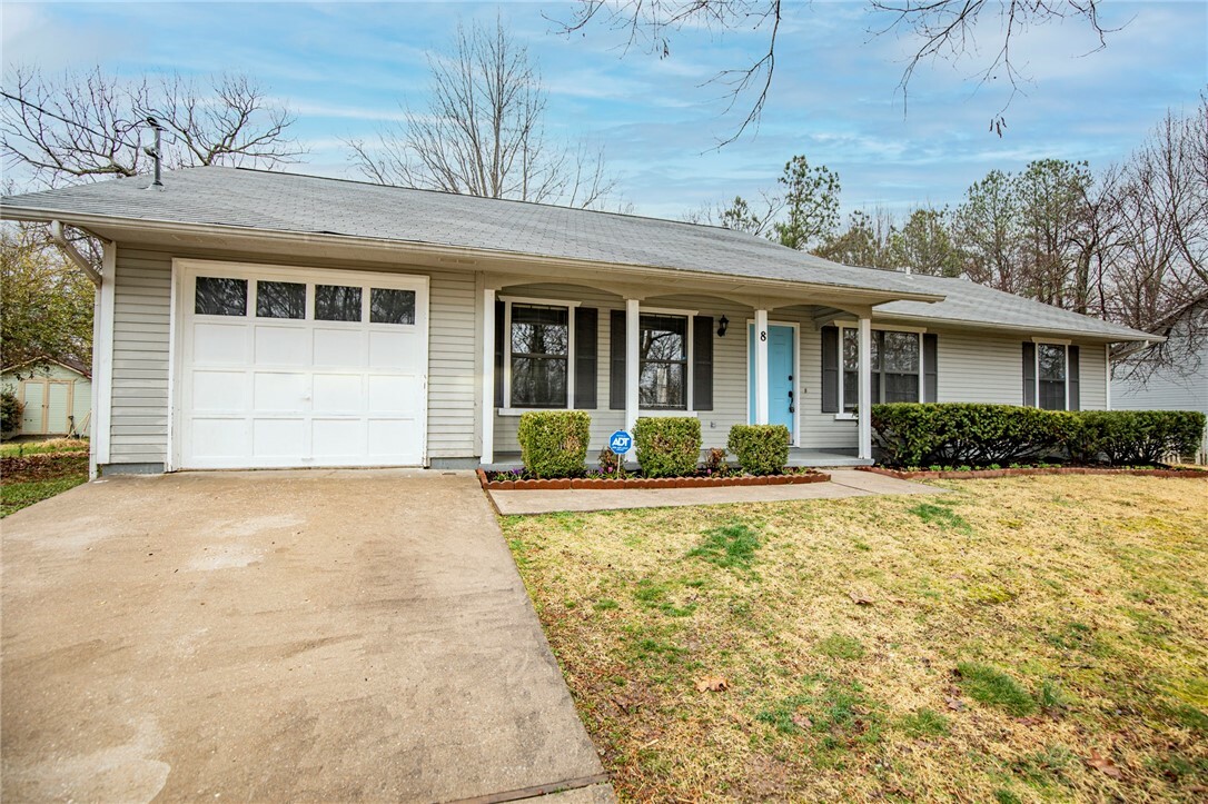 Property Photo:  8 Oak Knoll Lane  AR 72715 