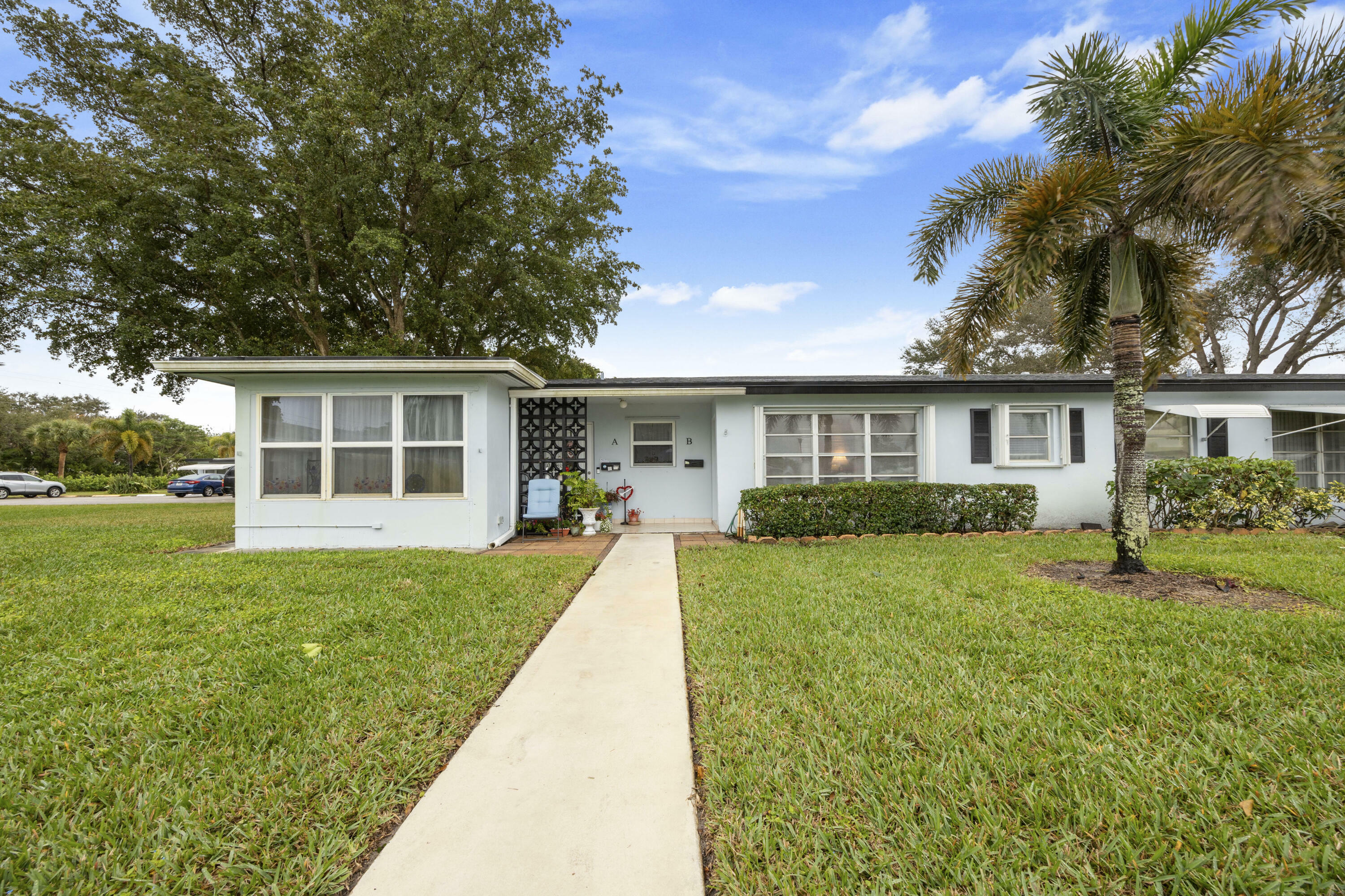 Property Photo:  572 High Point Drive B  FL 33445 