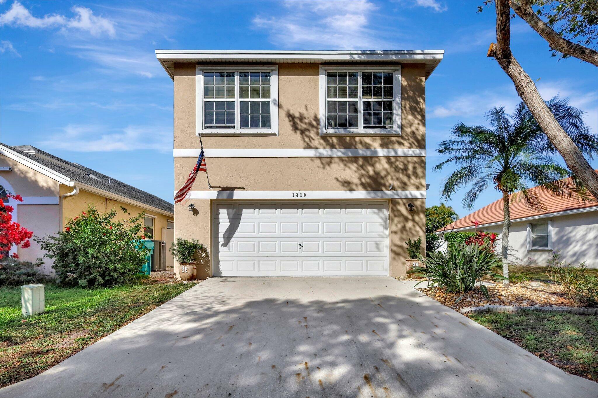 Property Photo:  1310 Fairfax Circle E  FL 33436 