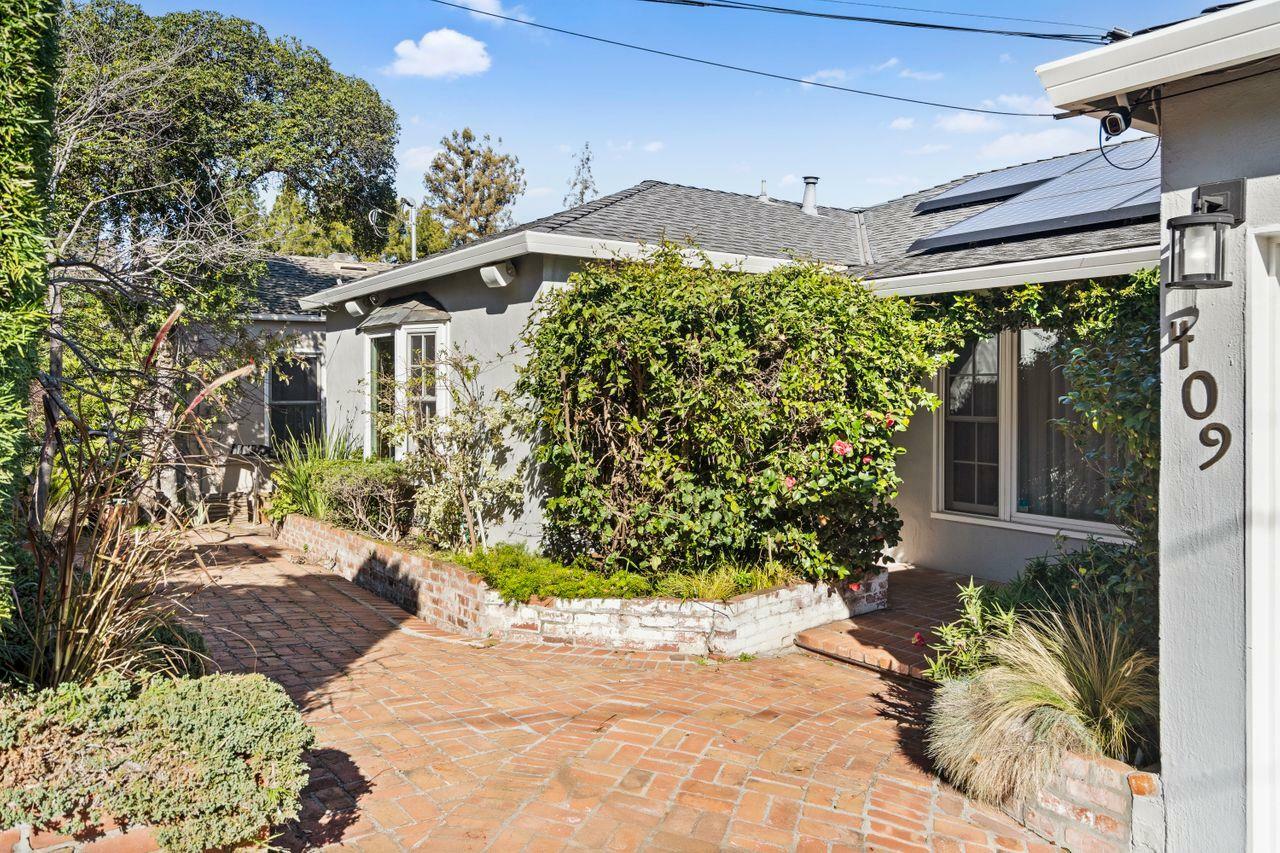 Property Photo:  409 Sycamore Street  CA 94070 