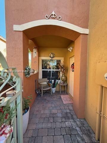 Property Photo:  949 SW 143rd Ave  FL 33027 