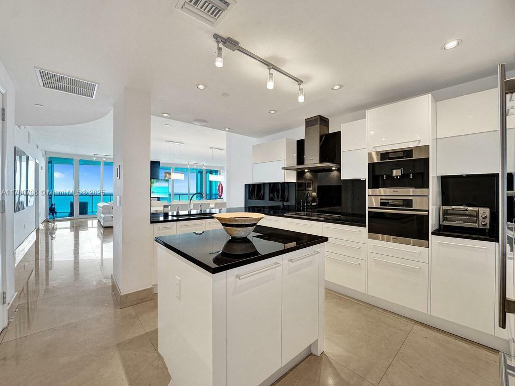Property Photo: 17121 Collins Ave 3905 FL 33160