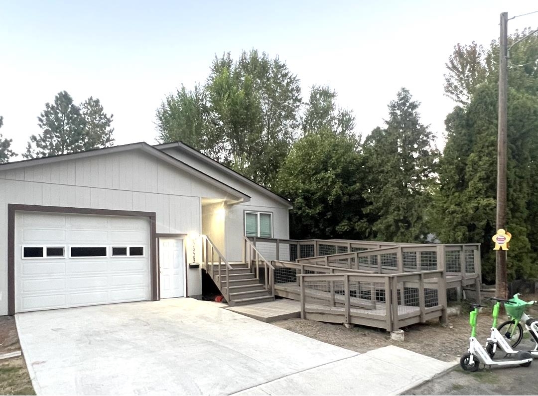 Property Photo:  2923 E 12th Ave  WA 99202 