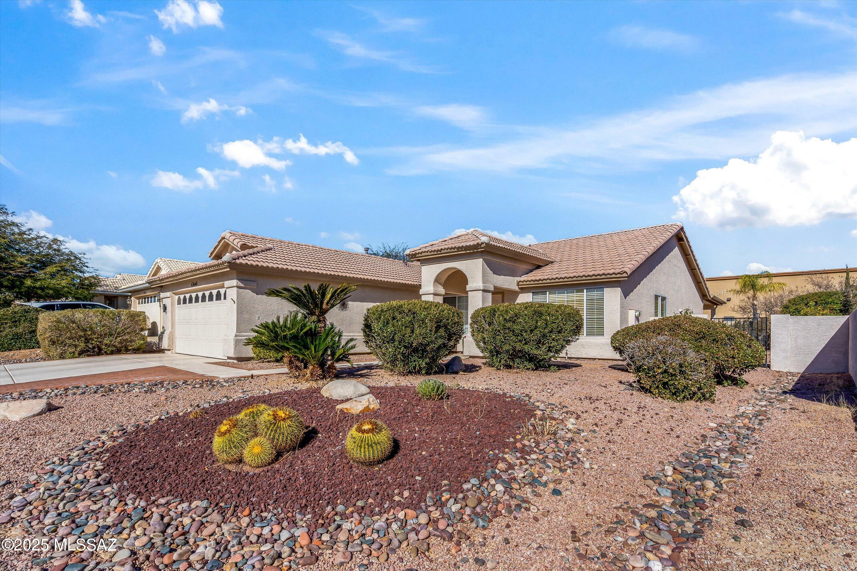 Property Photo:  63648 E Edgeview Lane  AZ 85739 