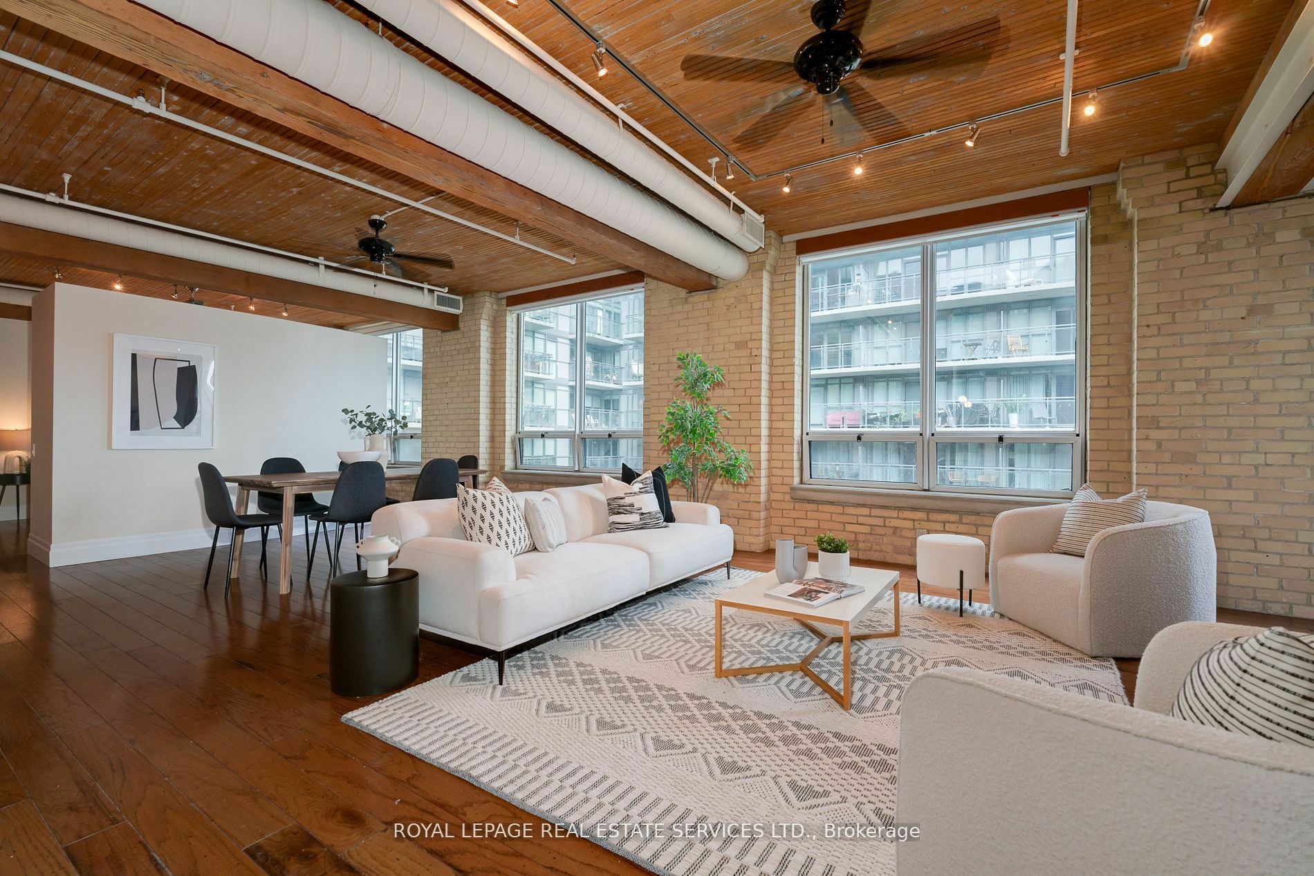 Property Photo:  781 King St W 406  ON M5V 1N4 