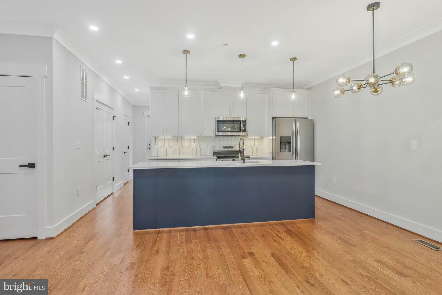 Property Photo:  423 Lamont Street NW A  DC 20010 