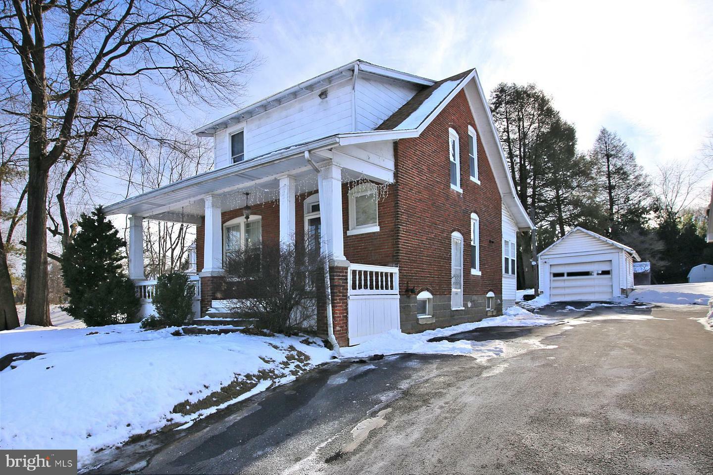 Property Photo:  537 S 3rd Street  PA 17043 