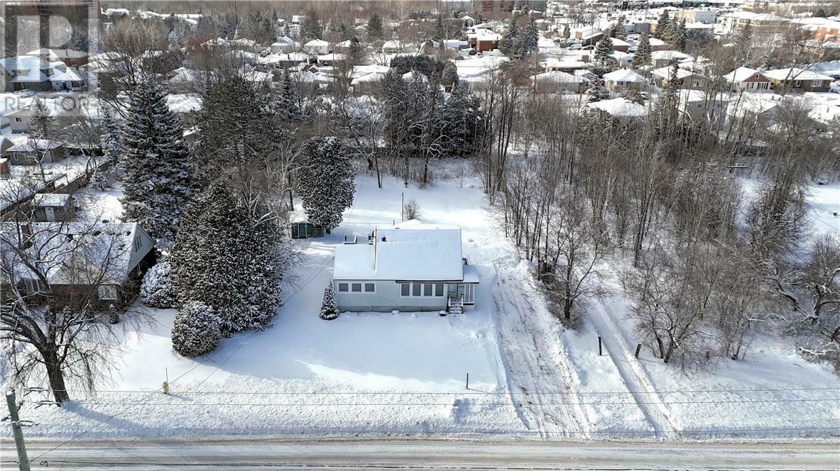 Photo de la propriété:  1081 Attlee Avenue  ON P3A 3J1 