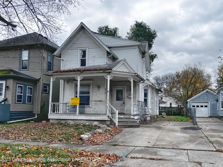 215 N Pleasant Street  Jackson MI 49202 photo