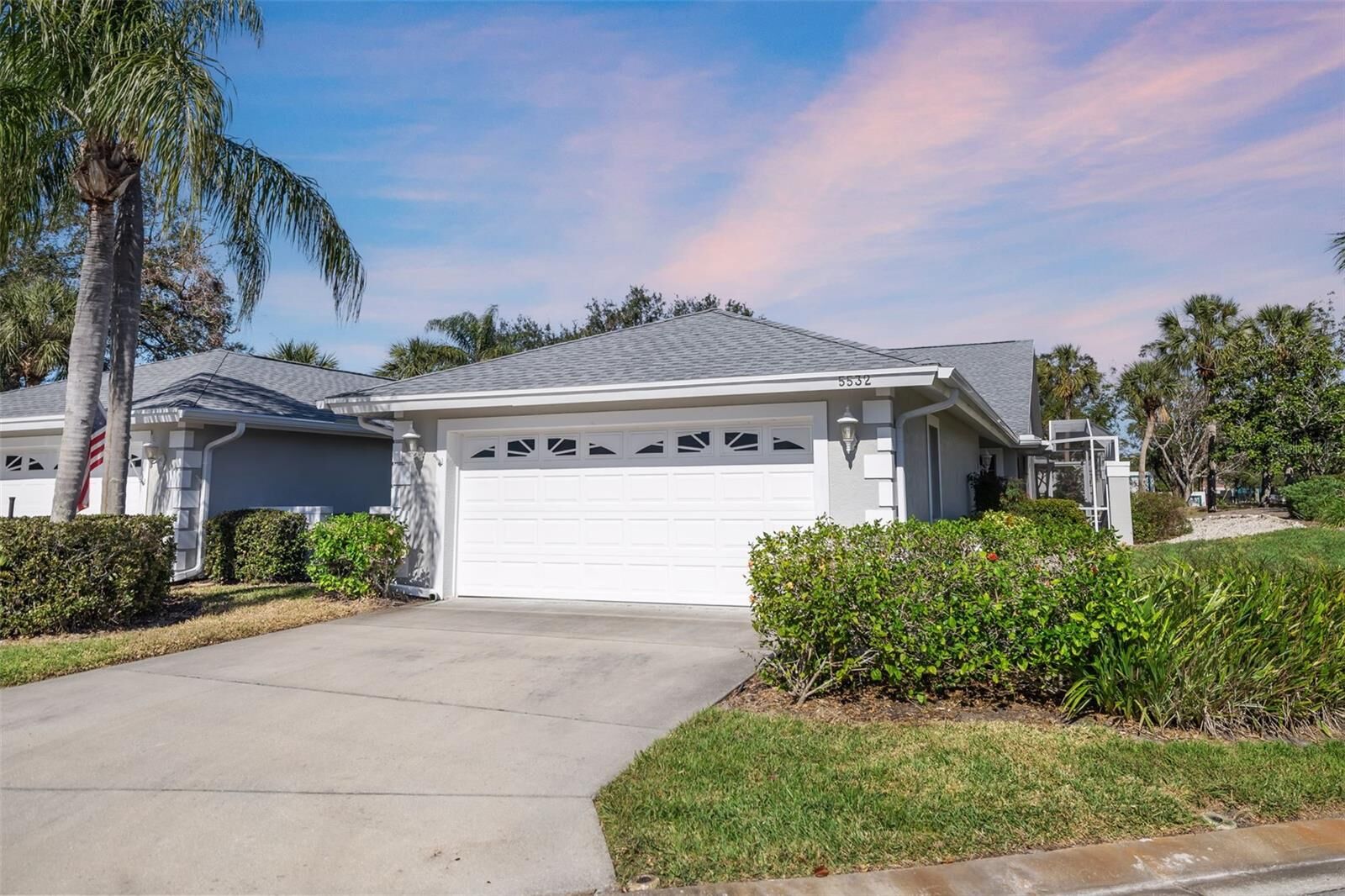 Property Photo:  5532 Country Club Way  FL 34243 