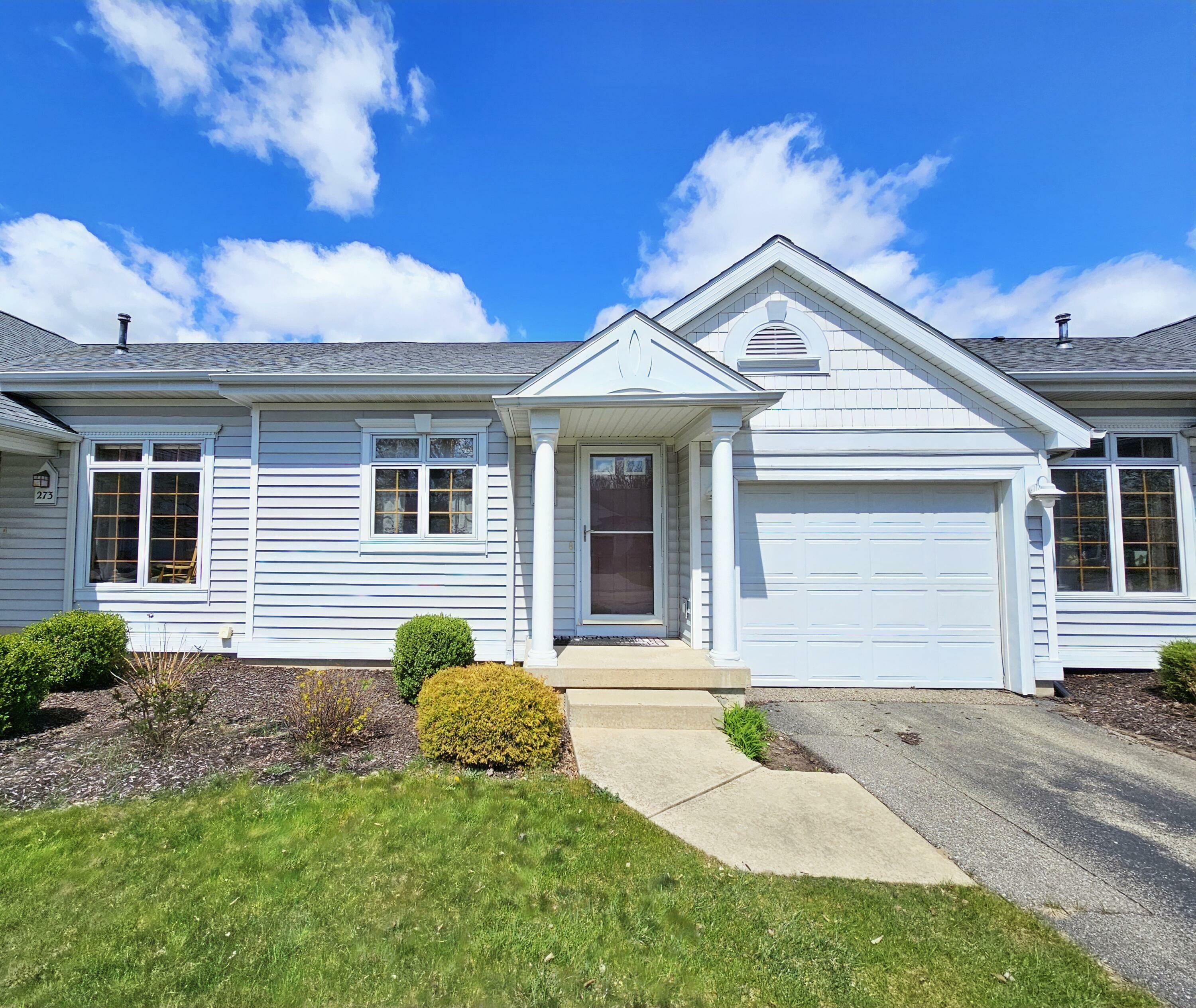 275 Shoreside North SE  Grand Rapids MI 49548 photo