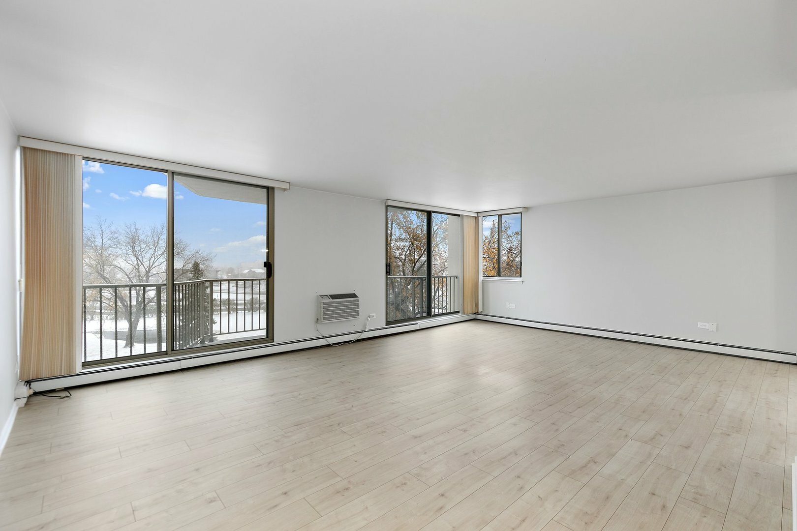 Property Photo:  20 N Tower Road 4F  IL 60523 