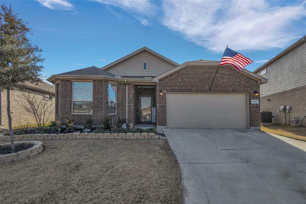 Property Photo:  704 Blackhorse Trail  TX 76247 