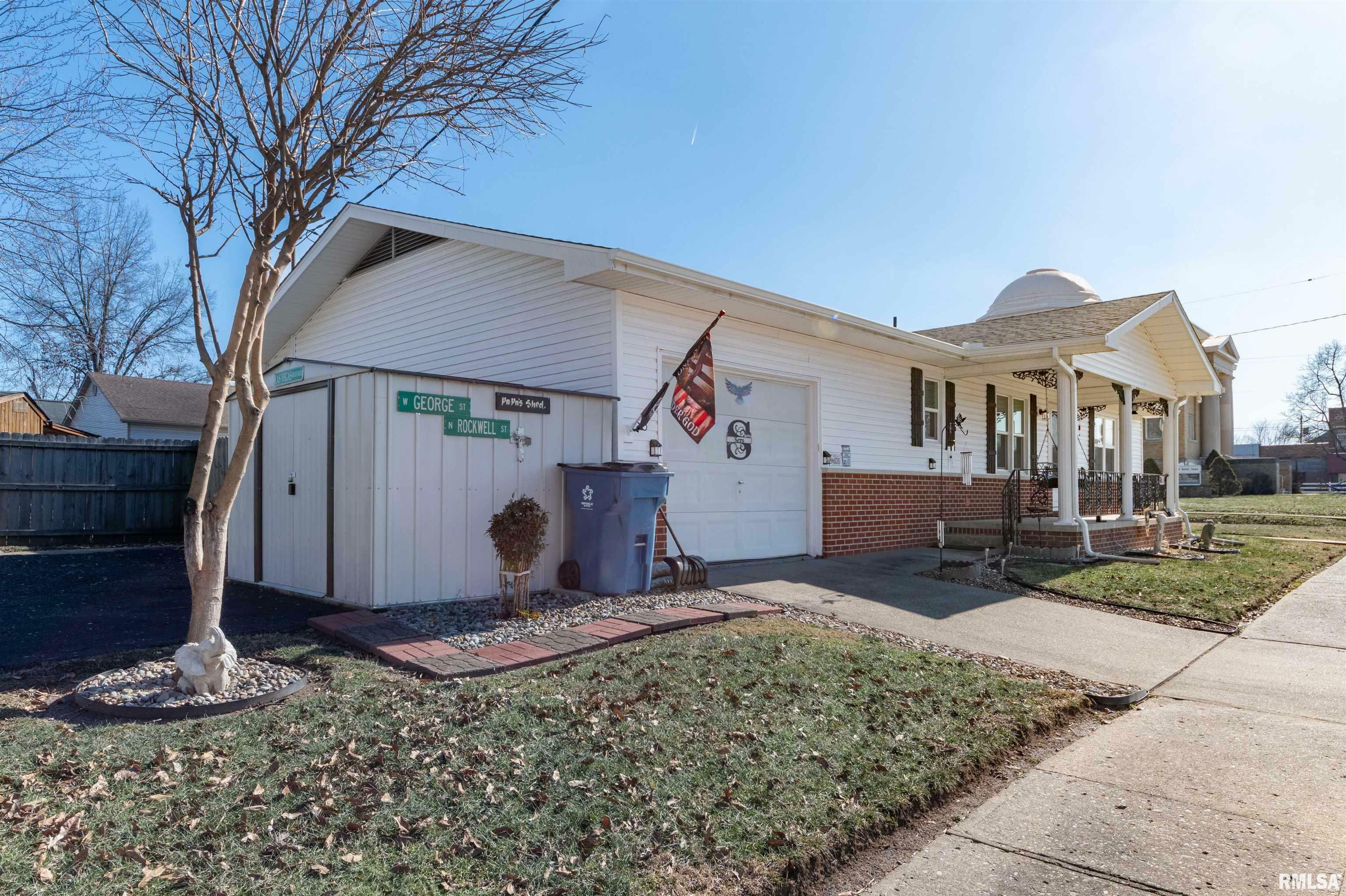 Property Photo:  701 Jefferson Avenue  IL 62951 