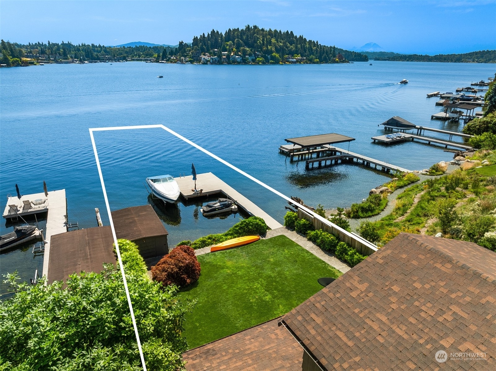 Property Photo:  450  Overlake Drive E  WA 98039 