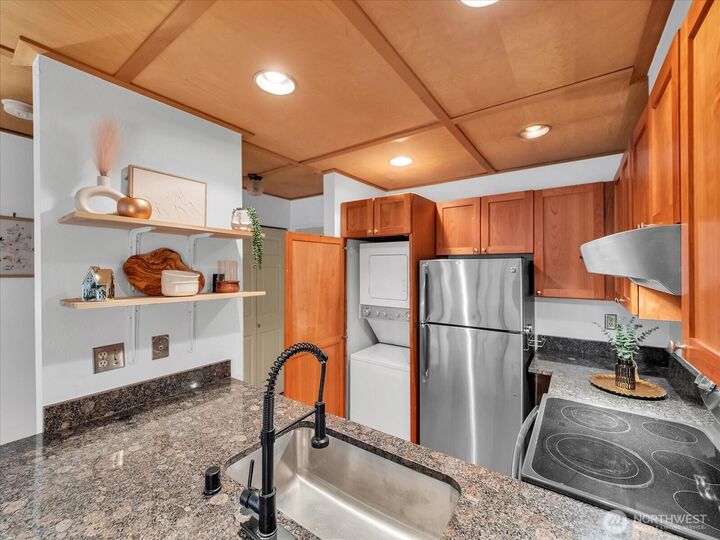 Property Photo:  211  Summit Avenue E N308  WA 98102 