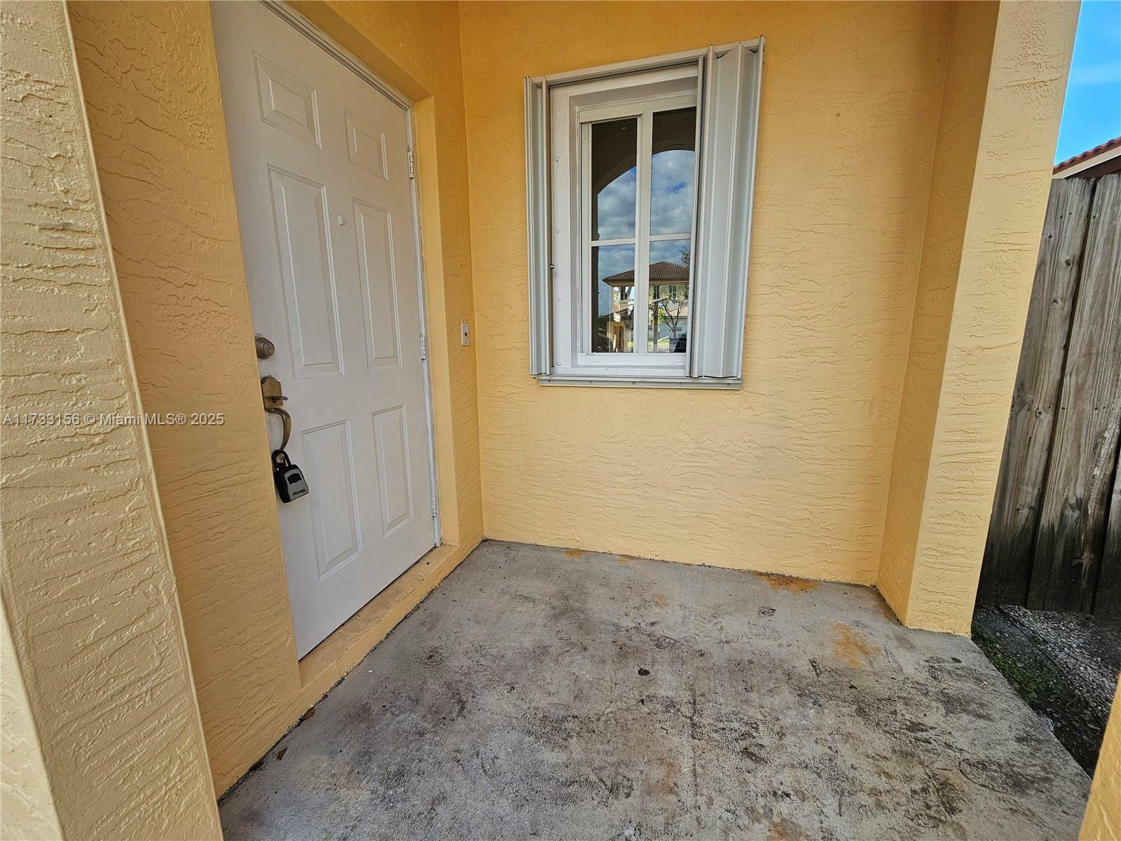 Property Photo:  1046 NE 41st Ave  FL 33033 