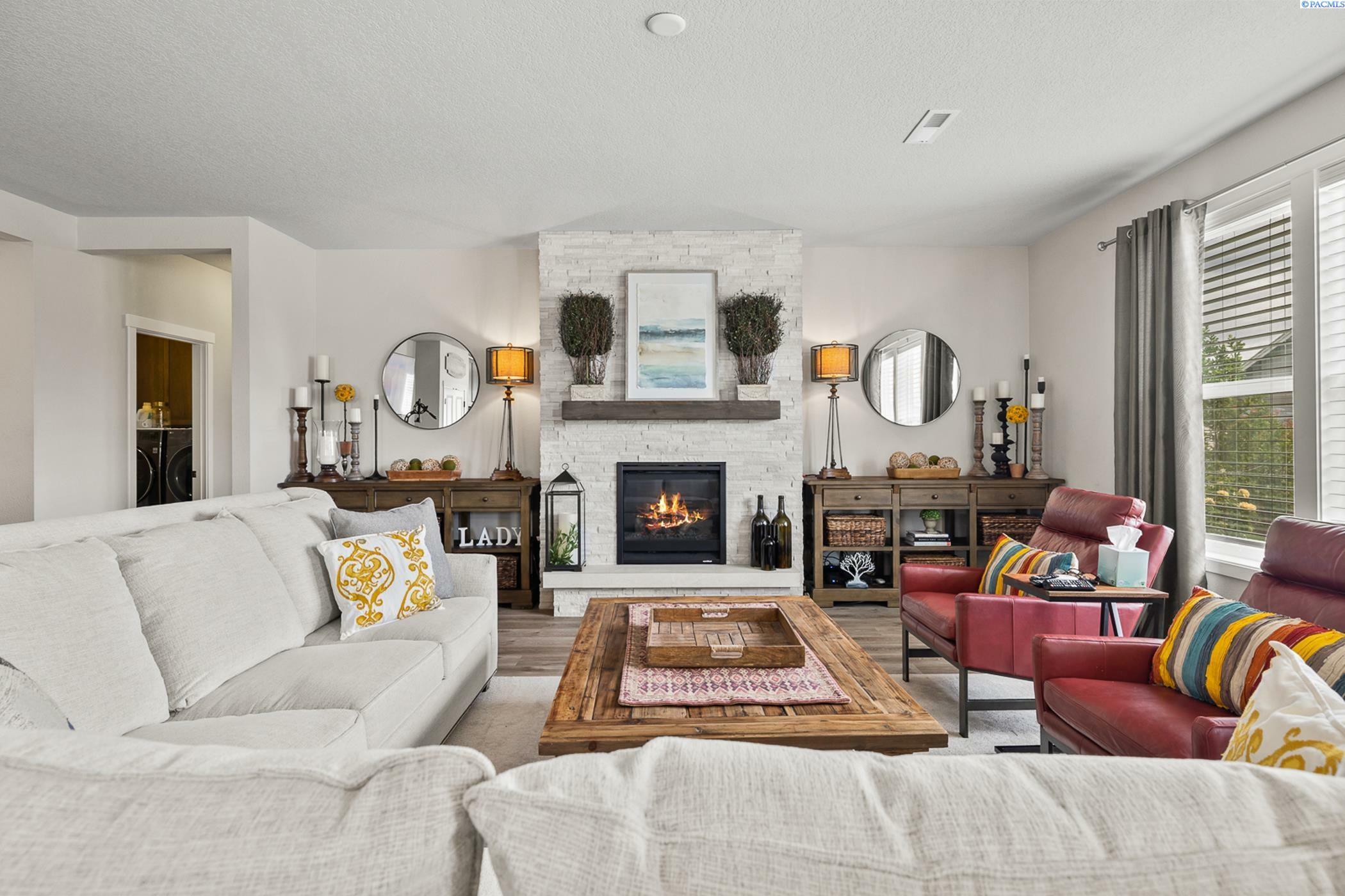 1409 Centennial  Sunnyside WA 98944 photo