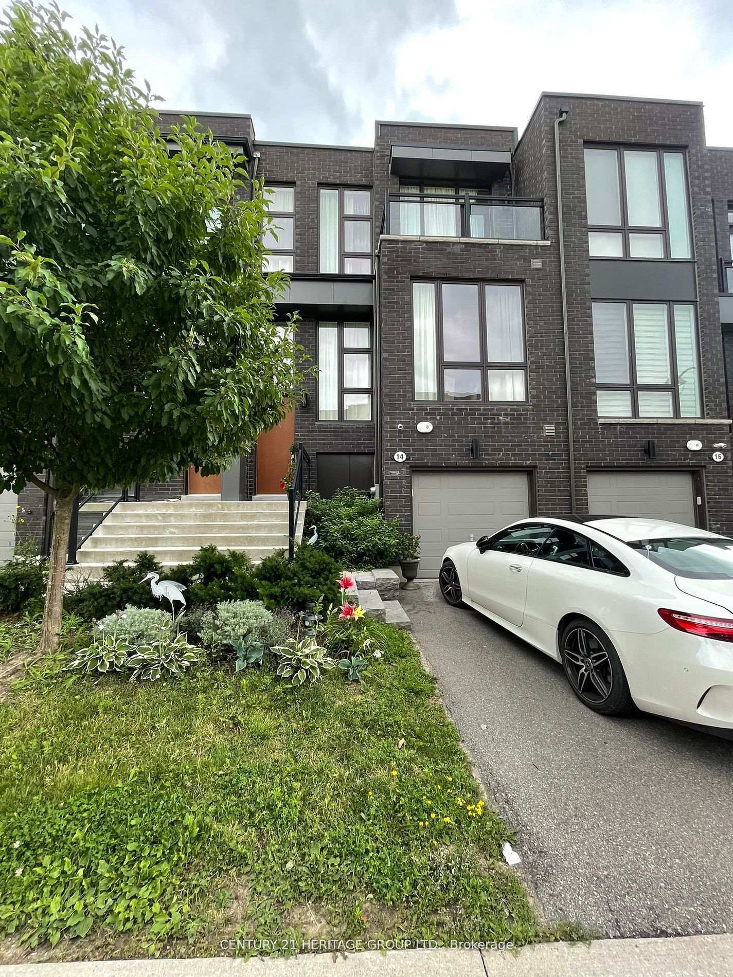 Property Photo: 14 Cambray Road ON L4J 0K1