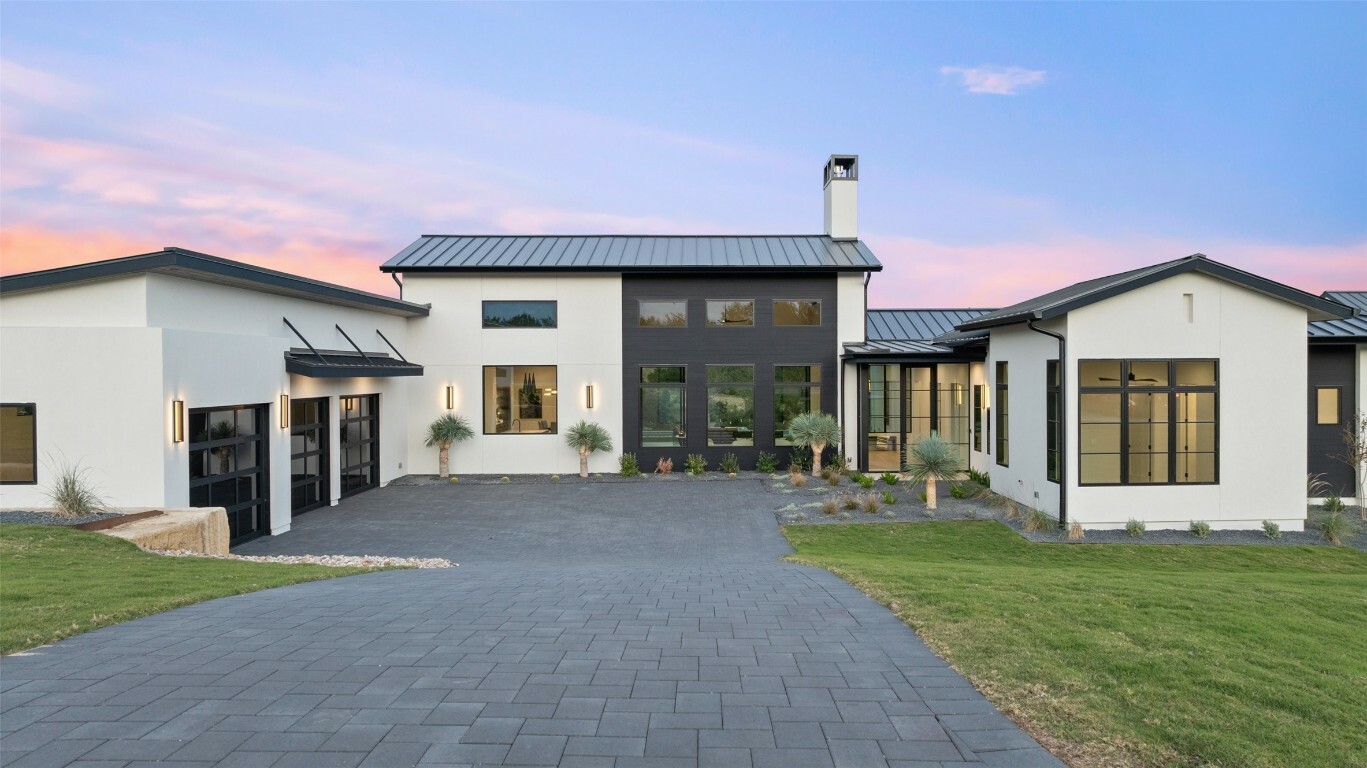 Property Photo: 5801 Twin Peaks Trace TX 78738