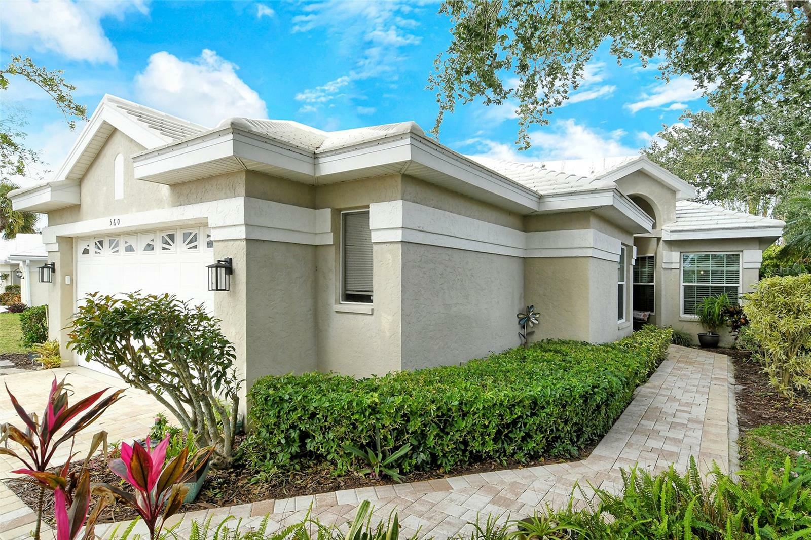 Property Photo:  560 Fallbrook Drive  FL 34292 
