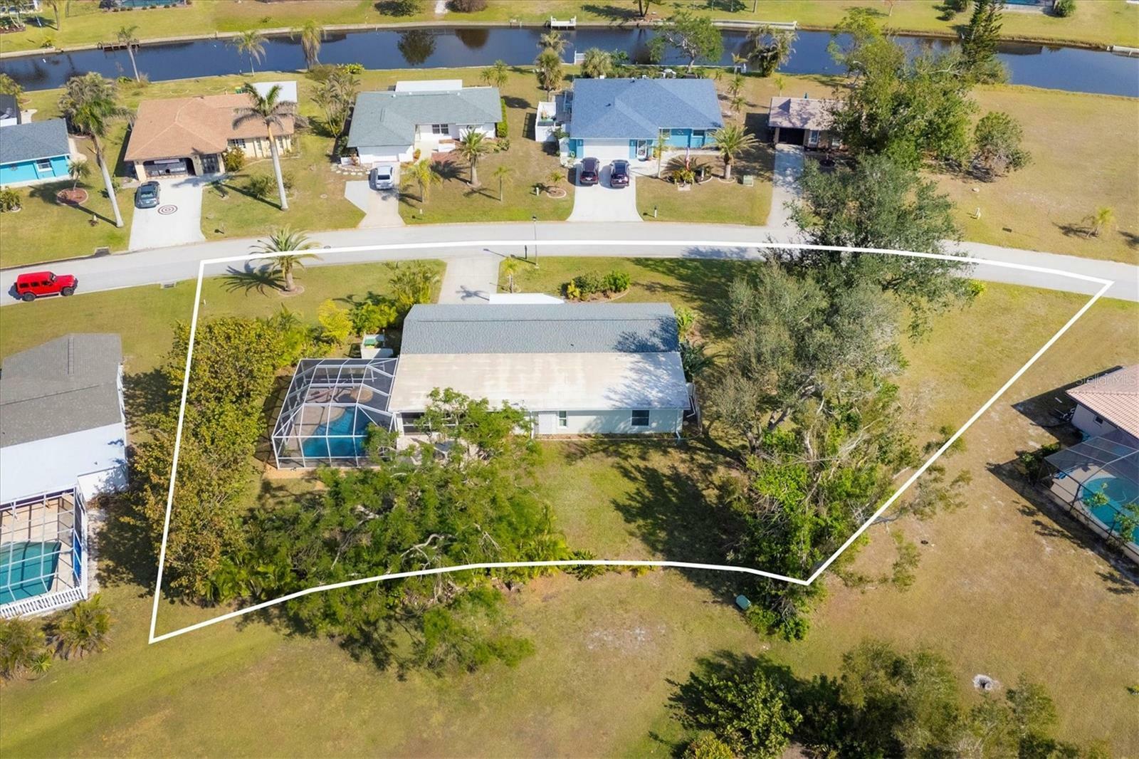 Property Photo: 142 Caddy Road FL 33947