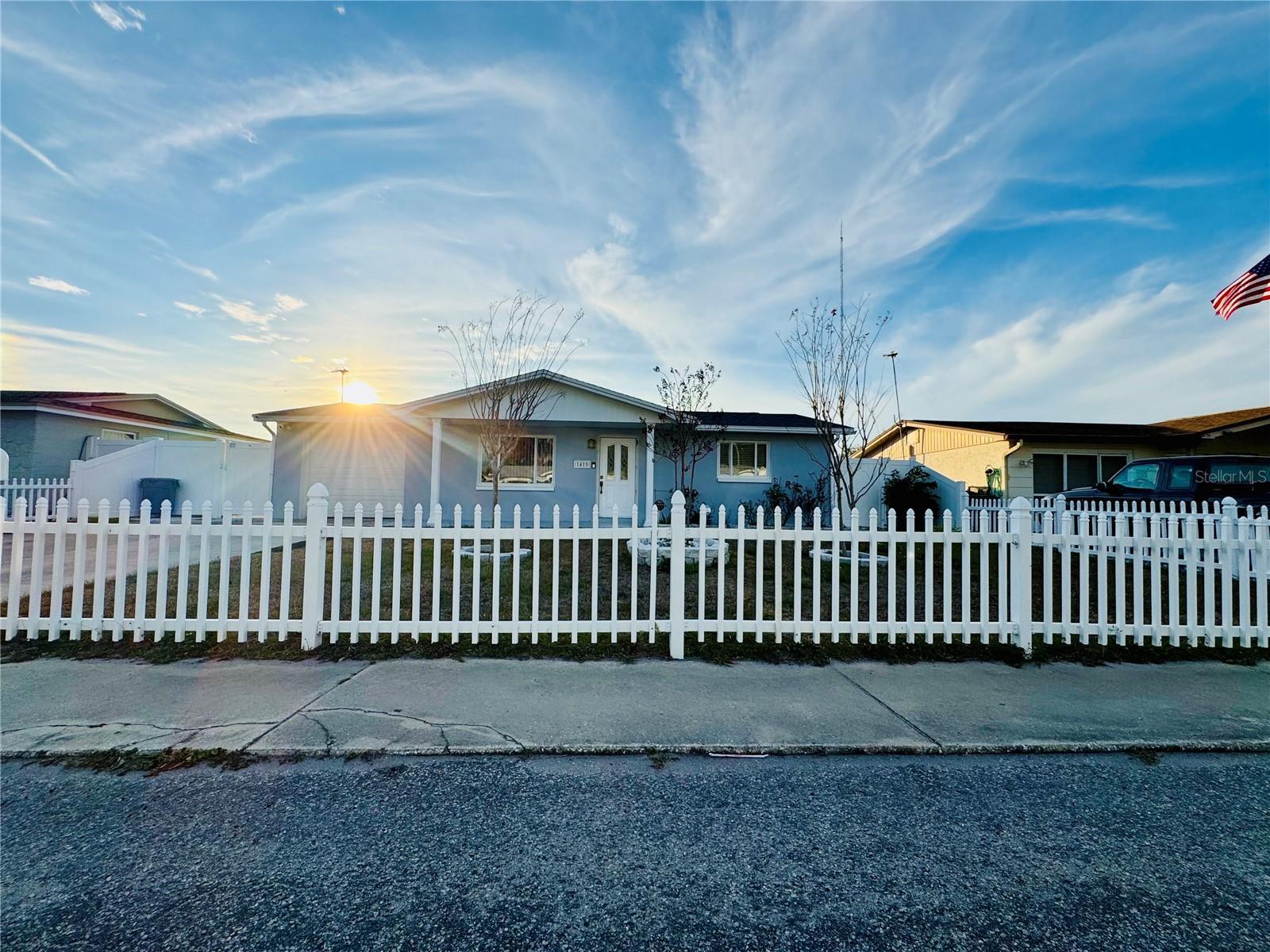 Property Photo: 1415 Weyford Lane FL 34691