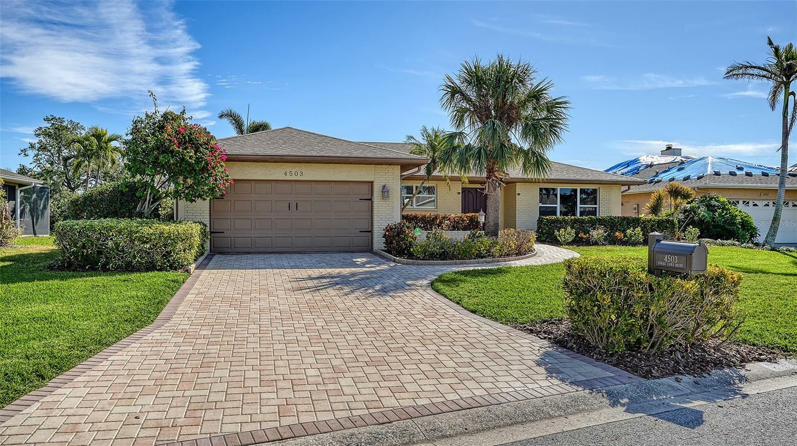 Property Photo:  4503 Coral Lake Drive  FL 34210 