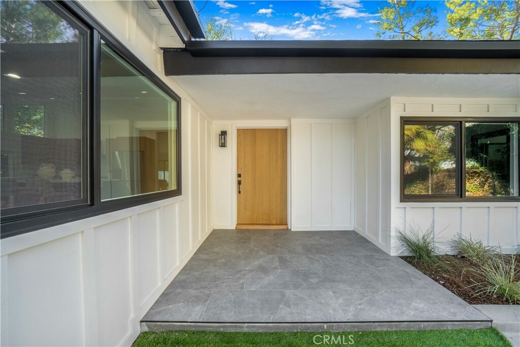 Property Photo:  24344 Crestlawn Street  CA 91367 