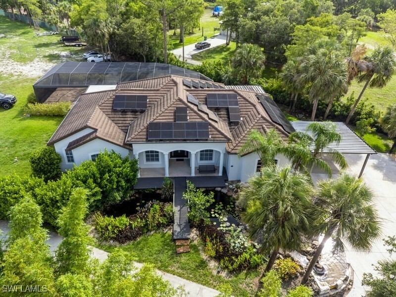 Property Photo: 850 25th Street SW FL 34117