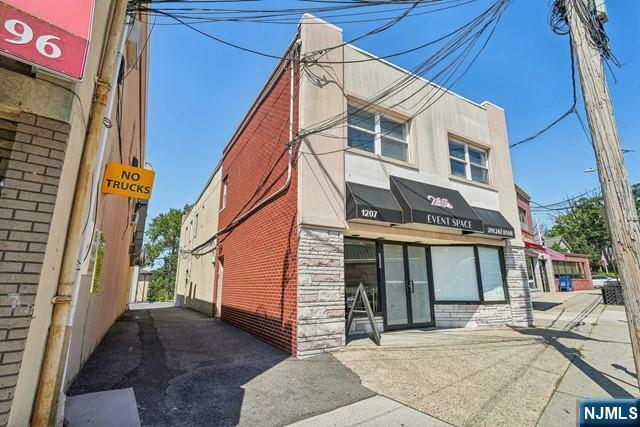 Property Photo:  1207 Anderson Avenue  NJ 07024 