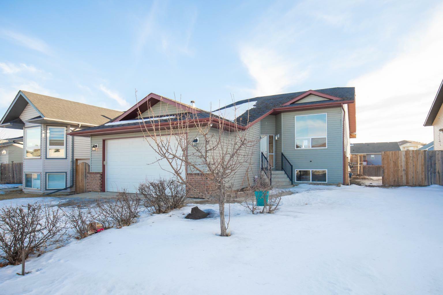 Property Photo:  4516 46 Avenue  AB T4G 1Y1 