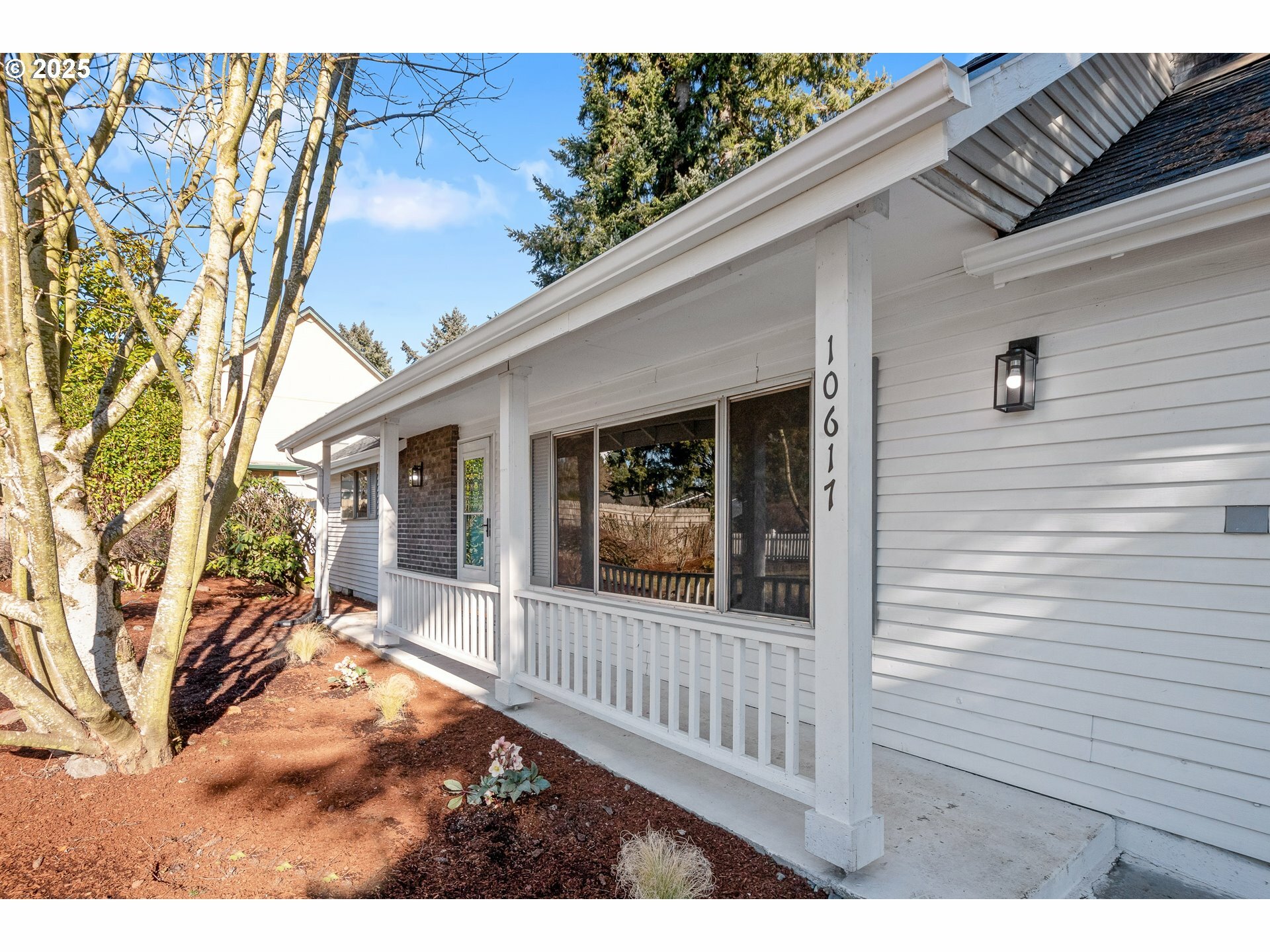 Property Photo:  10617 NW 21st Ave  WA 98685 