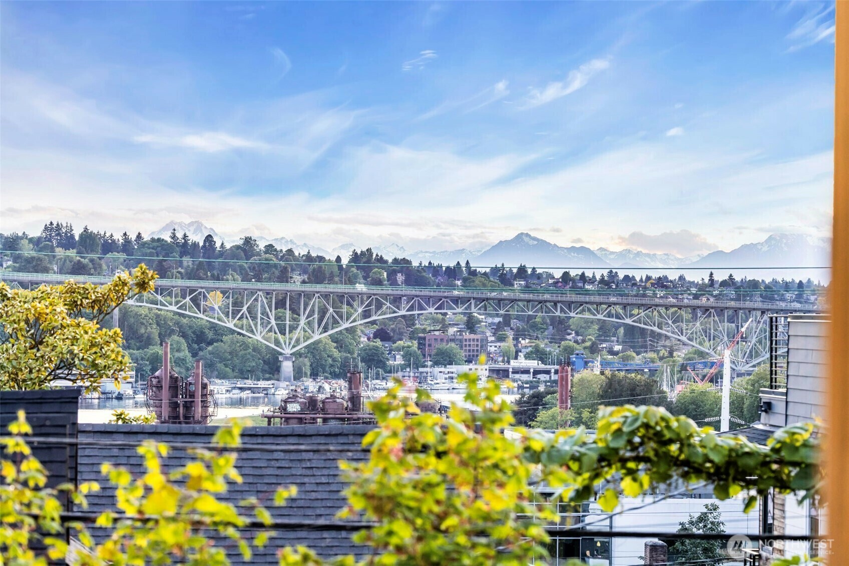 Property Photo: 2703 Boylston Avenue E 103 WA 98102