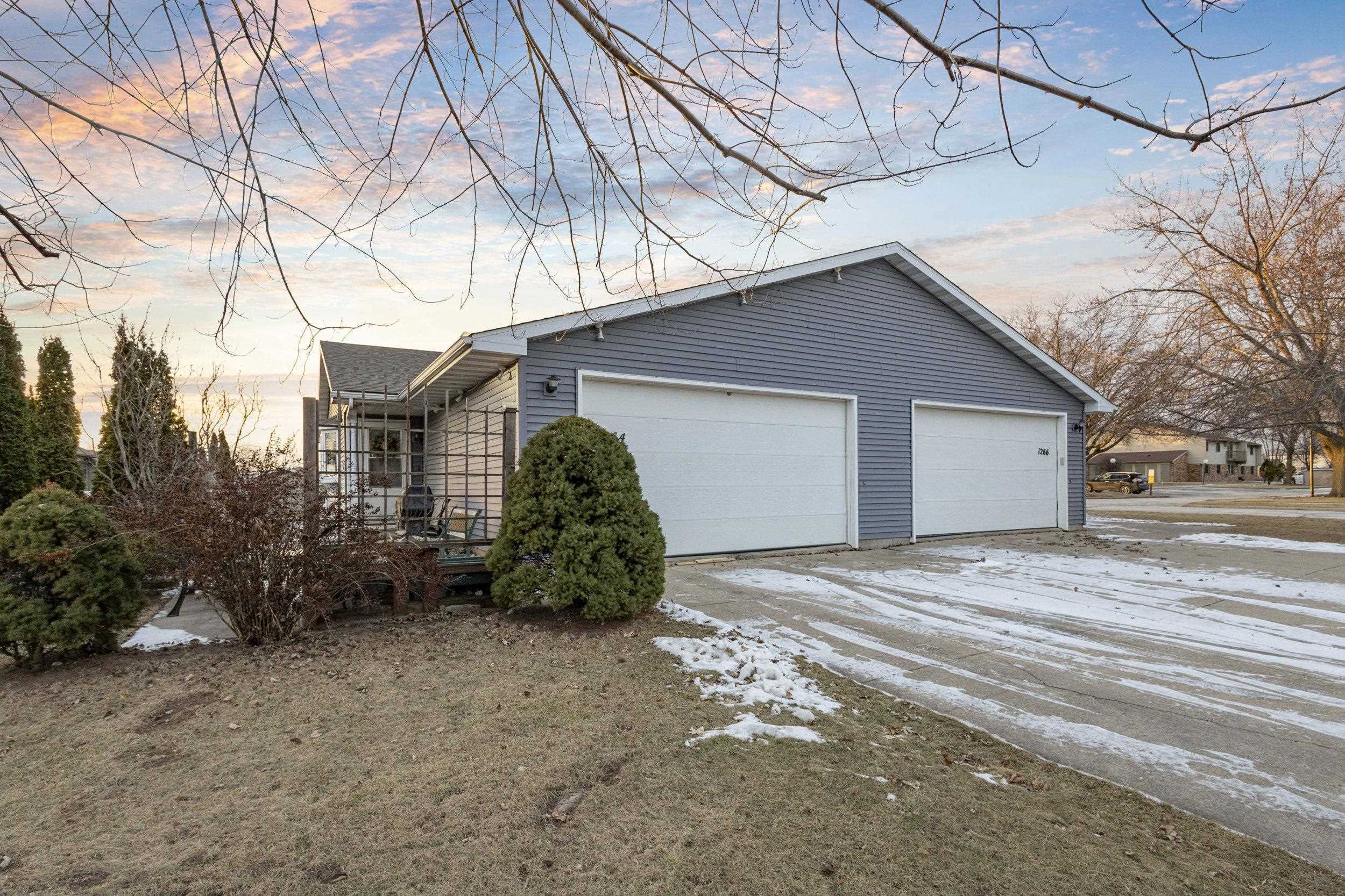 Property Photo:  1264 Briarwood Drive  WI 54952 