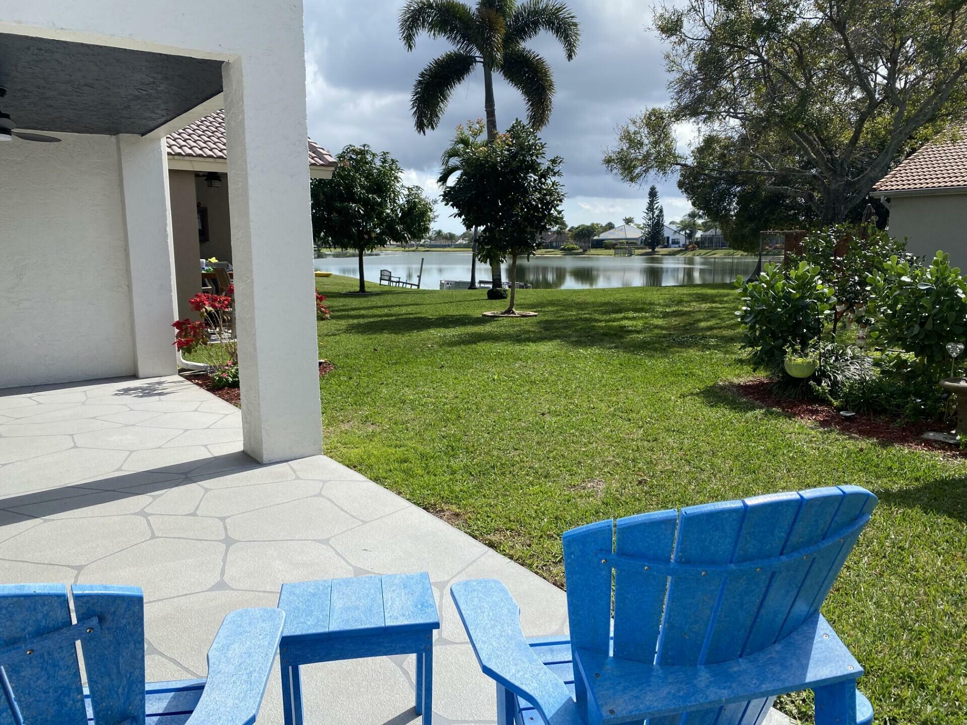 Property Photo: 7040 Peninsula Lake Court FL 33467