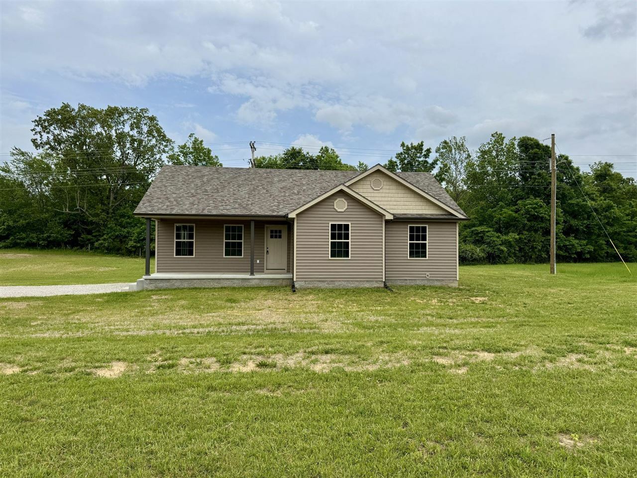 Property Photo: 8692 Hammonsville Road KY 42713