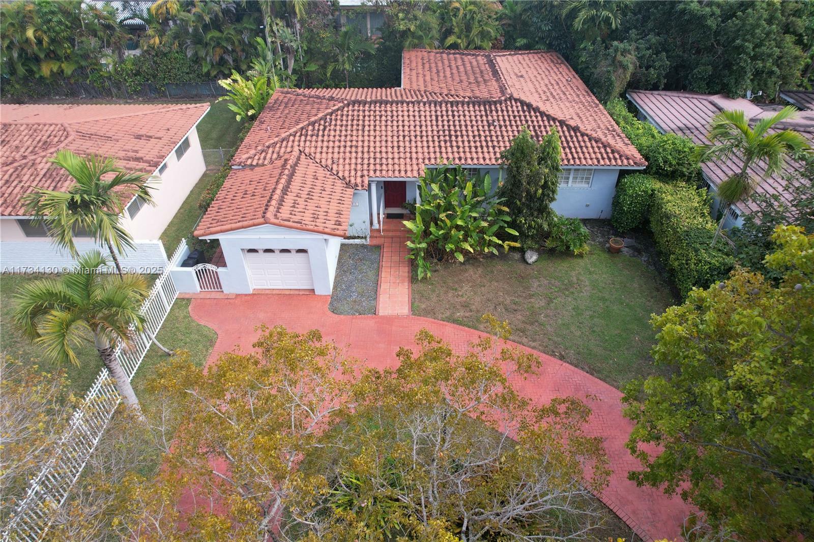 Property Photo:  1401 SW 57th Ave  FL 33144 