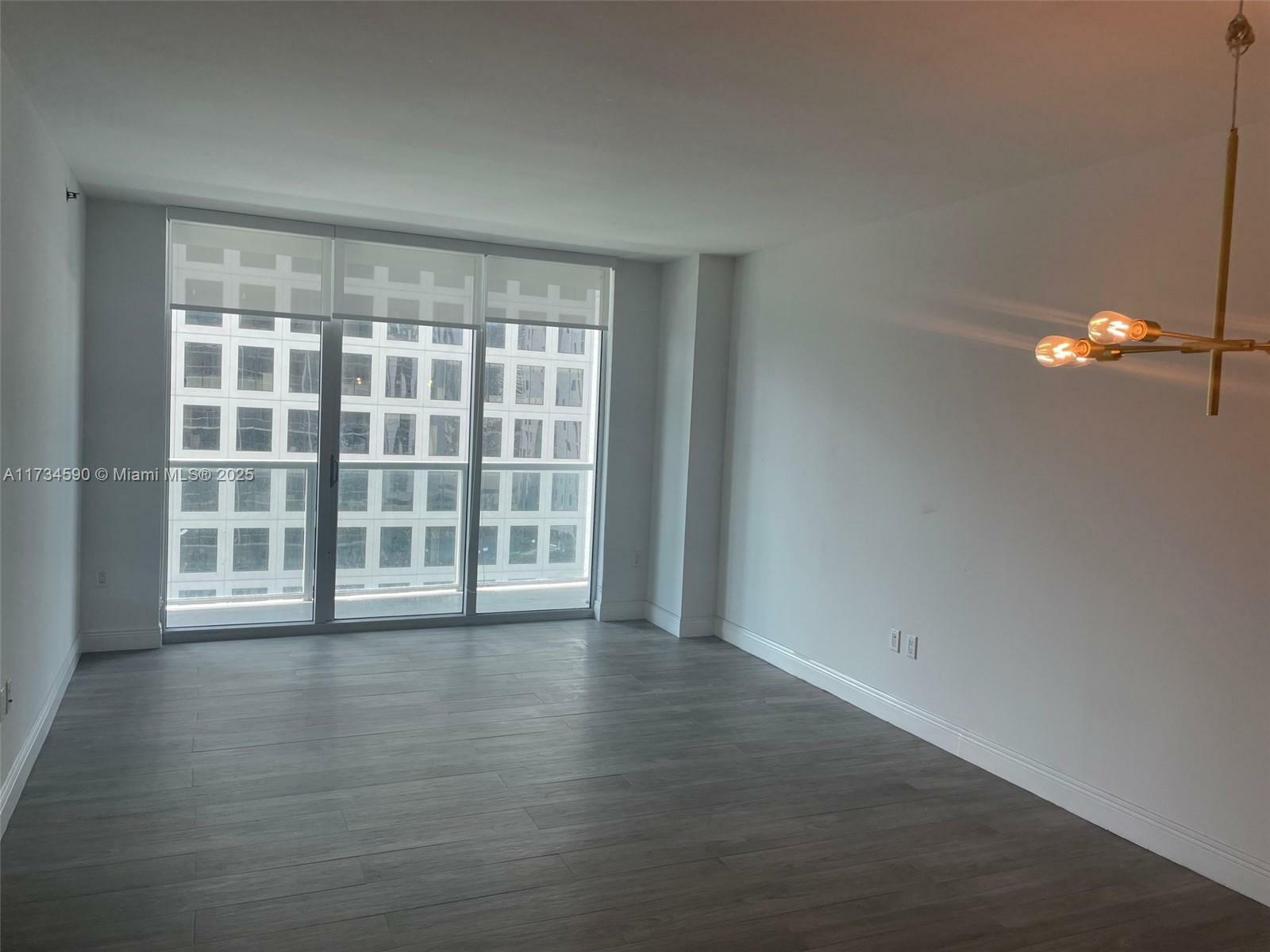 Property Photo:  500 Brickell Ave 1906  FL 33131 